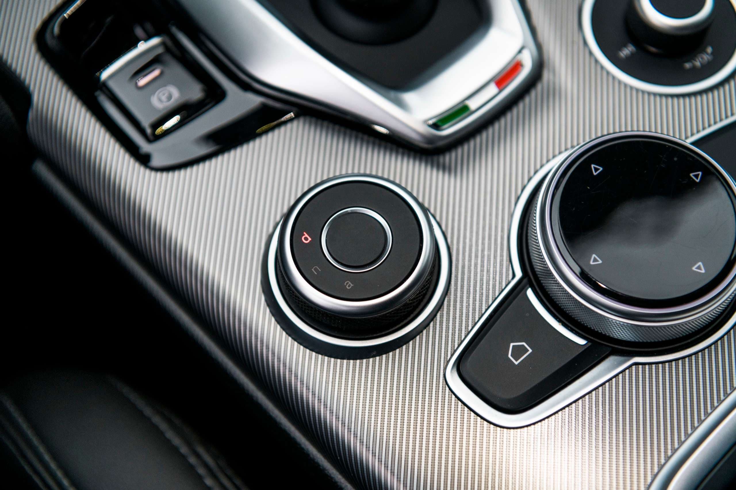 alfa-romeo-giulia-veloce-2-0-turbo – featured