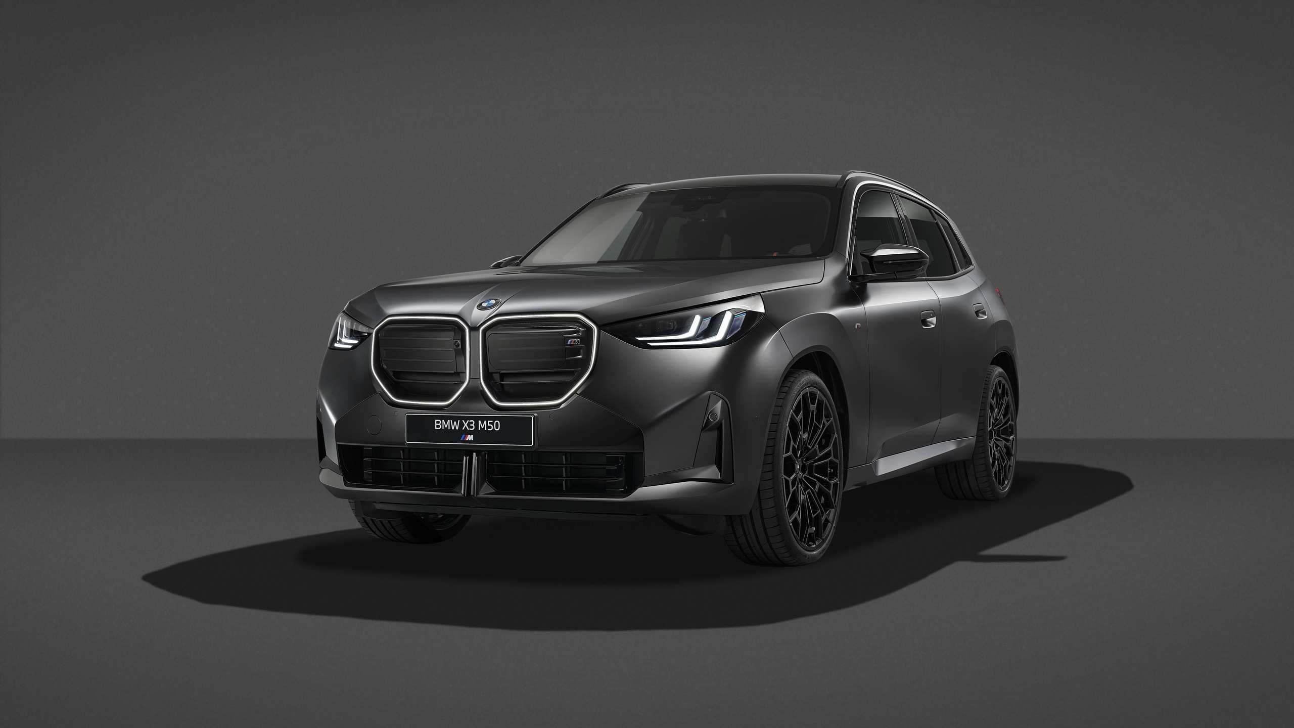 BMW vyslyšelo kritiku. Interiér X3 dostává změny, které zákazníci požadovali