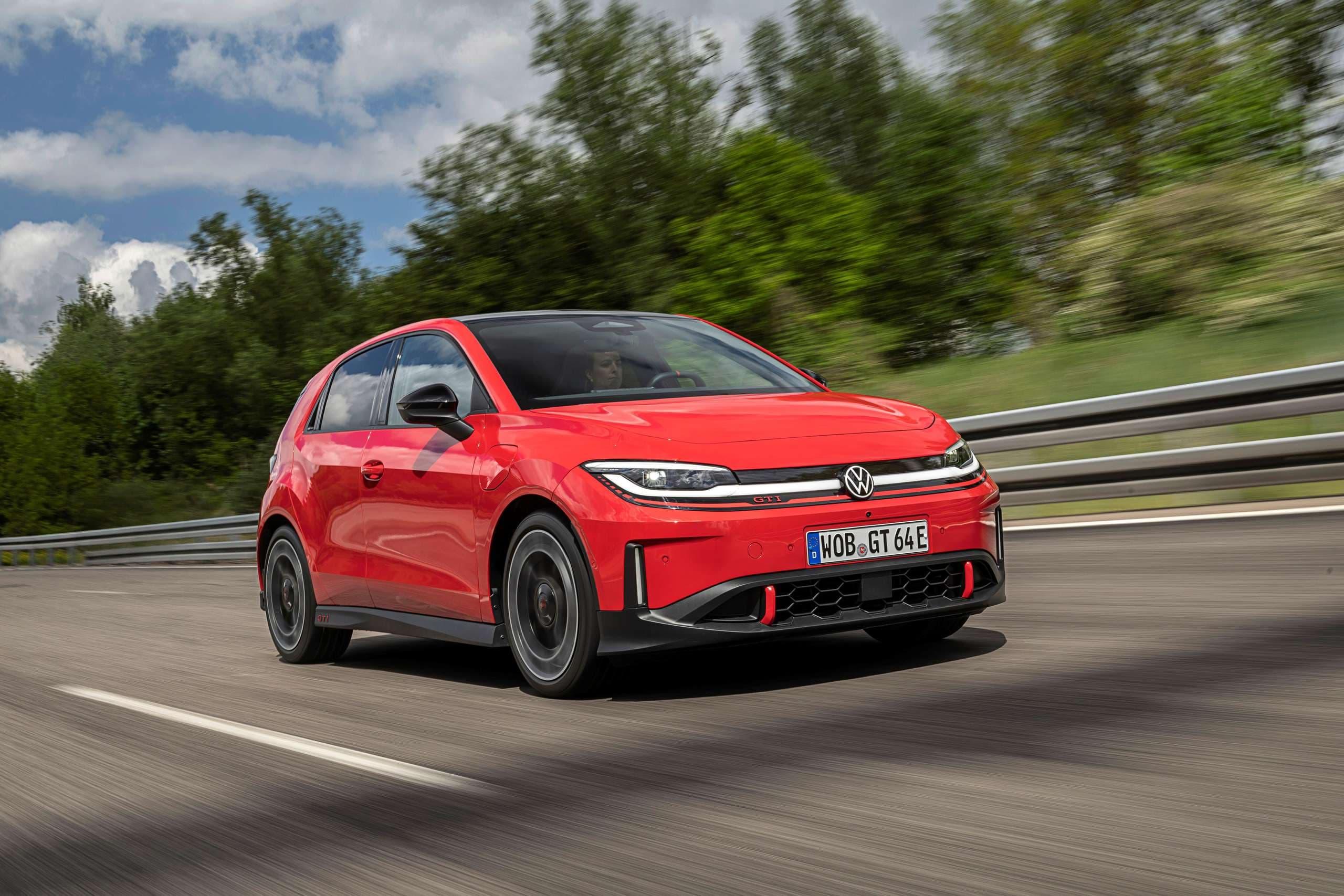 První zcela elektrické GTI bude stát 999 000 Kč